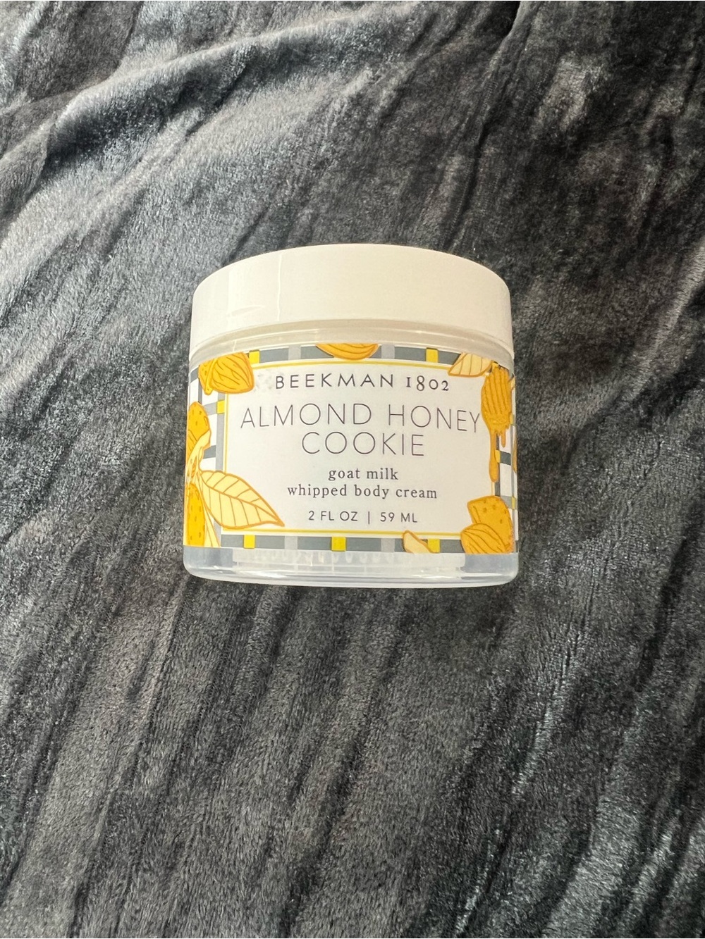 Beekman 1802 Almond Honey Cookie Whipped Body Cream – White & Yellow